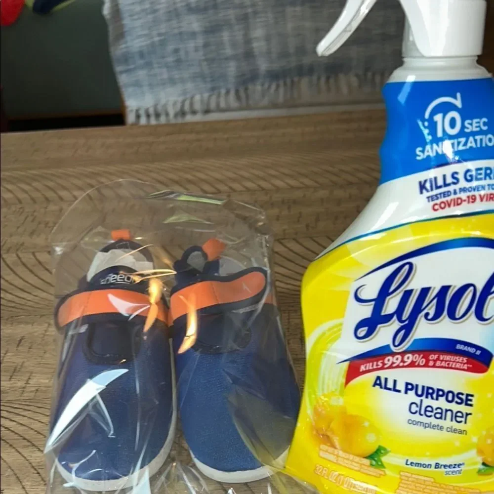 Speedo 🏖️ Water 💦 🌊 Sneakers Sharks 🦈🦈